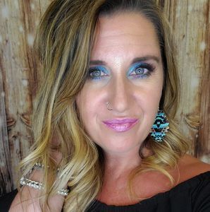 Meet your Posher, Holly